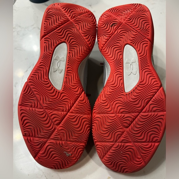 Steph Curry Basketball shoes size 7y - Picture 4 of 5